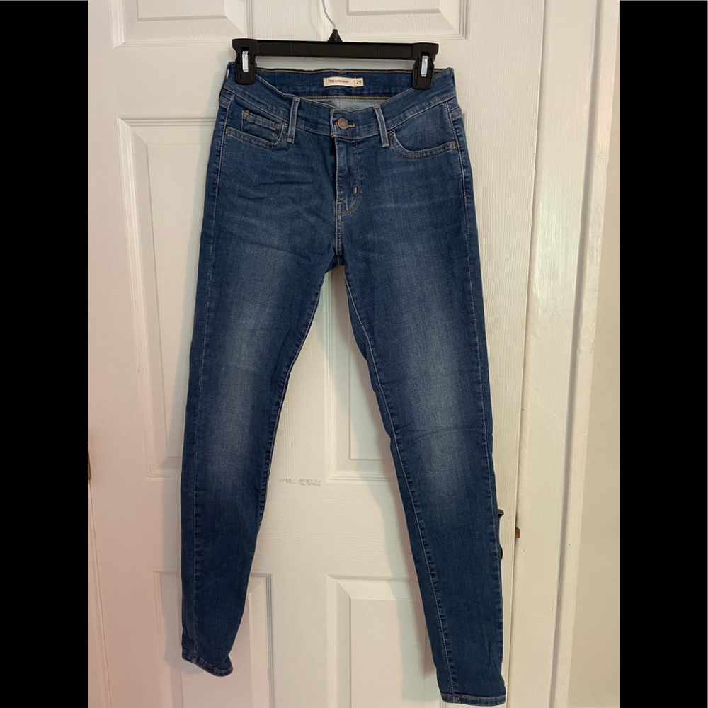 Levi’s 710 Super Skinny High Rise Jeans. Size 29.